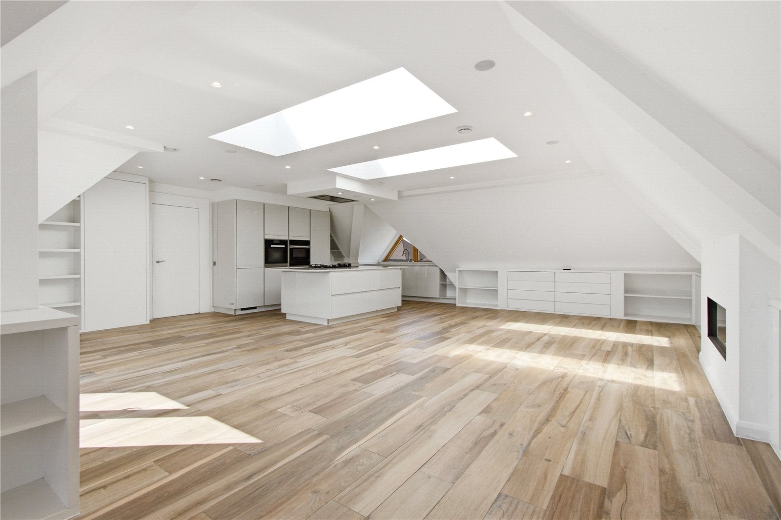 Flat Totteridge Lane in Greater London