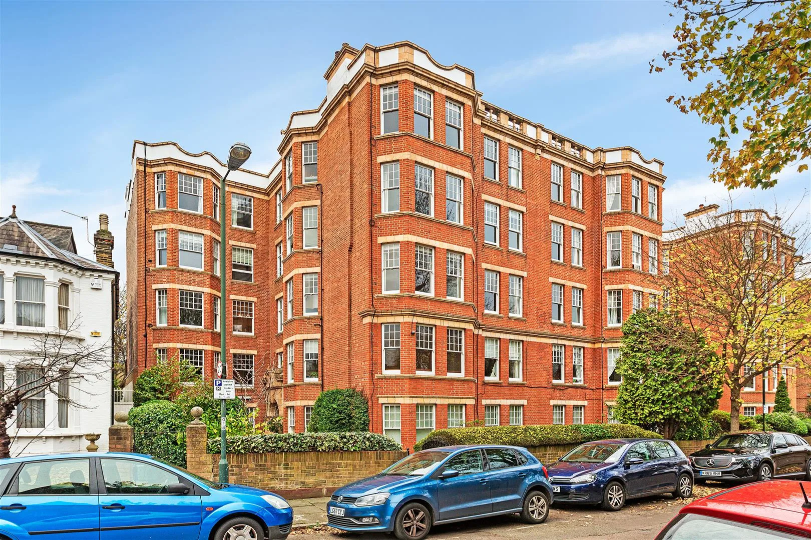 Flat Elm Bank Gardens in Greater London