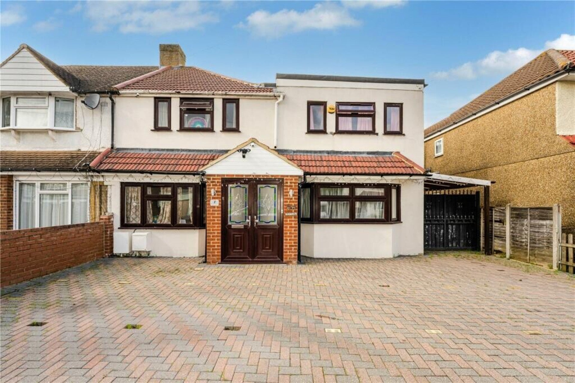 House Hampton Lane in Greater London