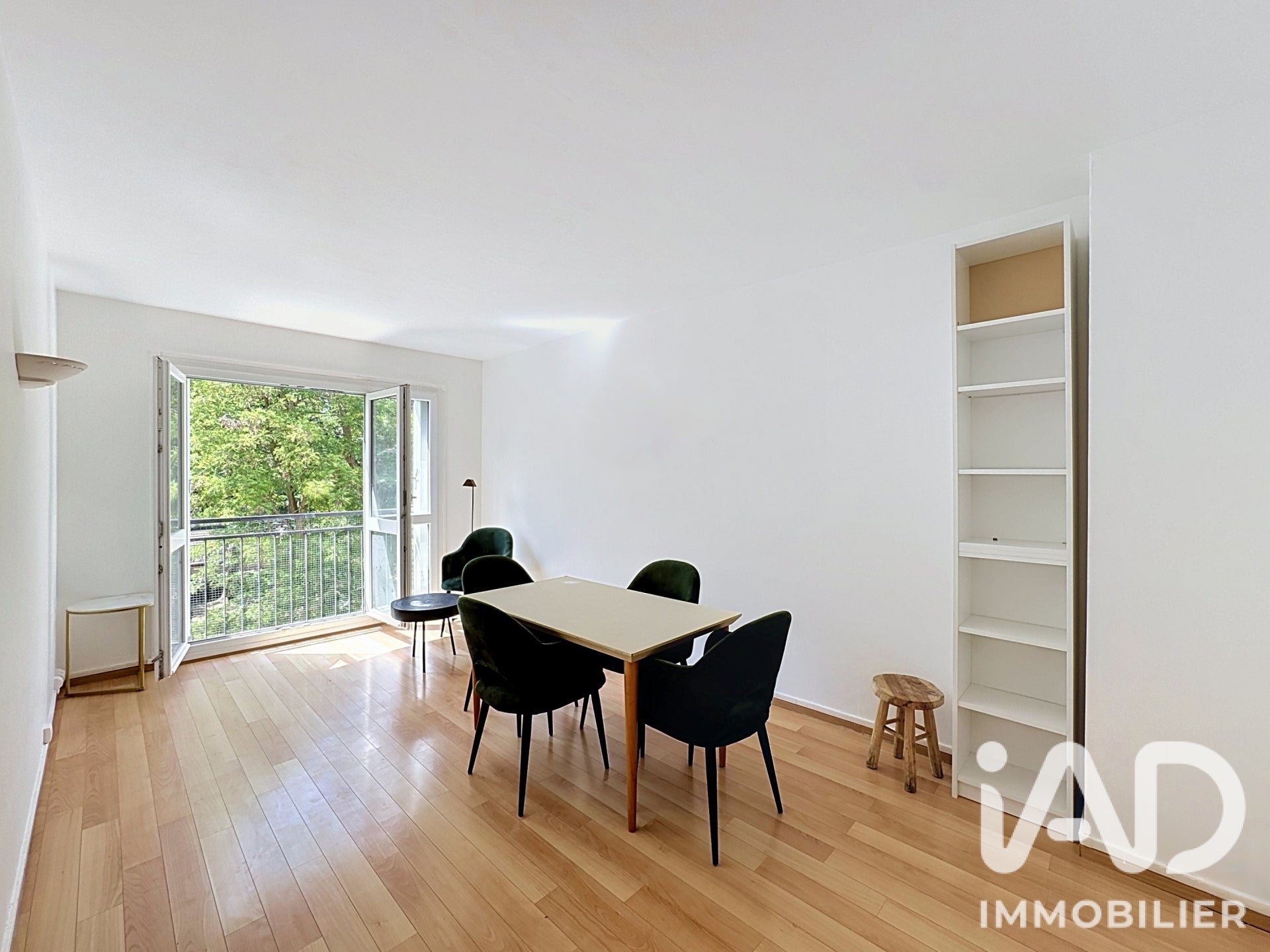Flat Place Gambetta in Yerres