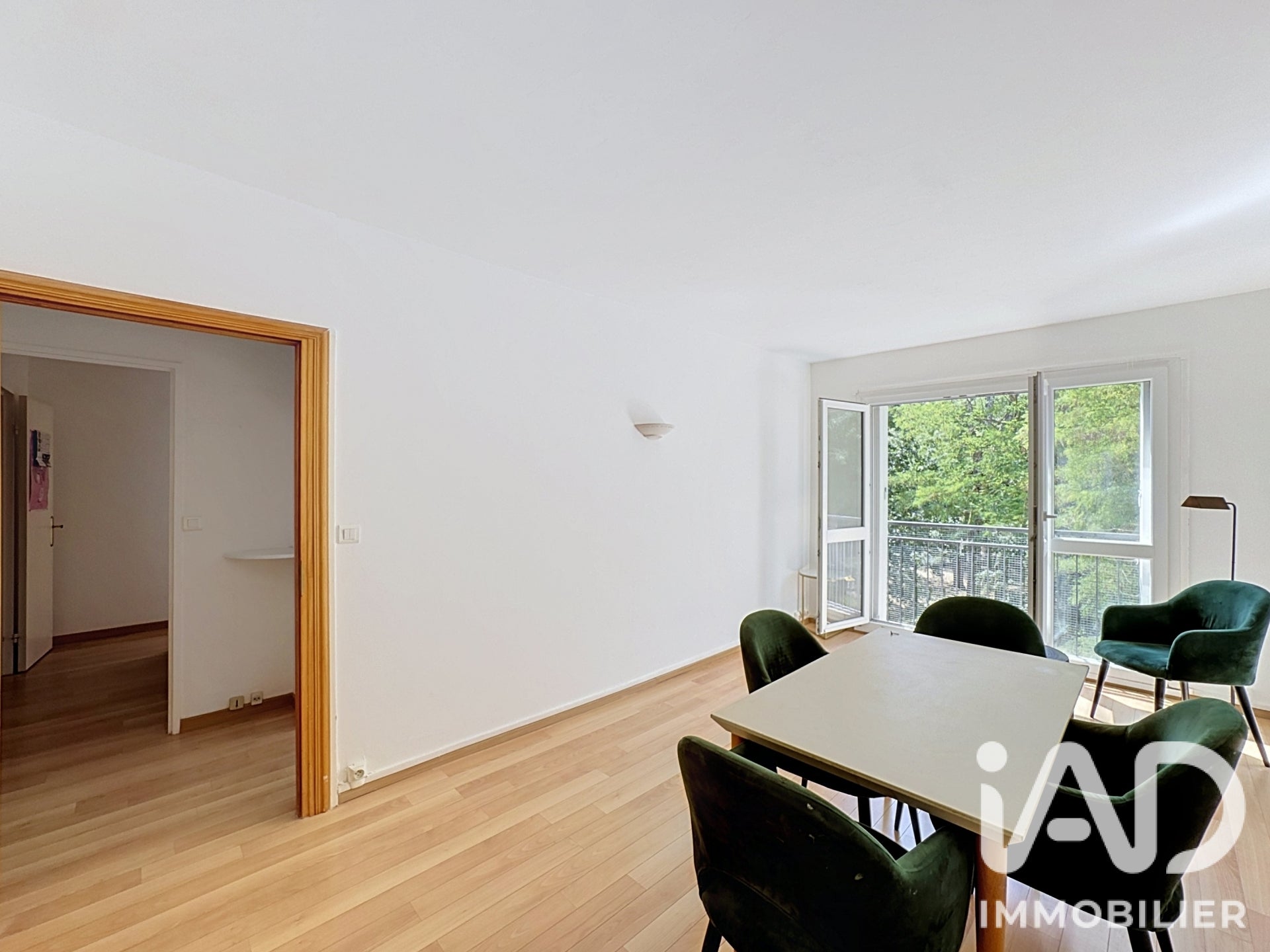 Flat Place Gambetta in Yerres
