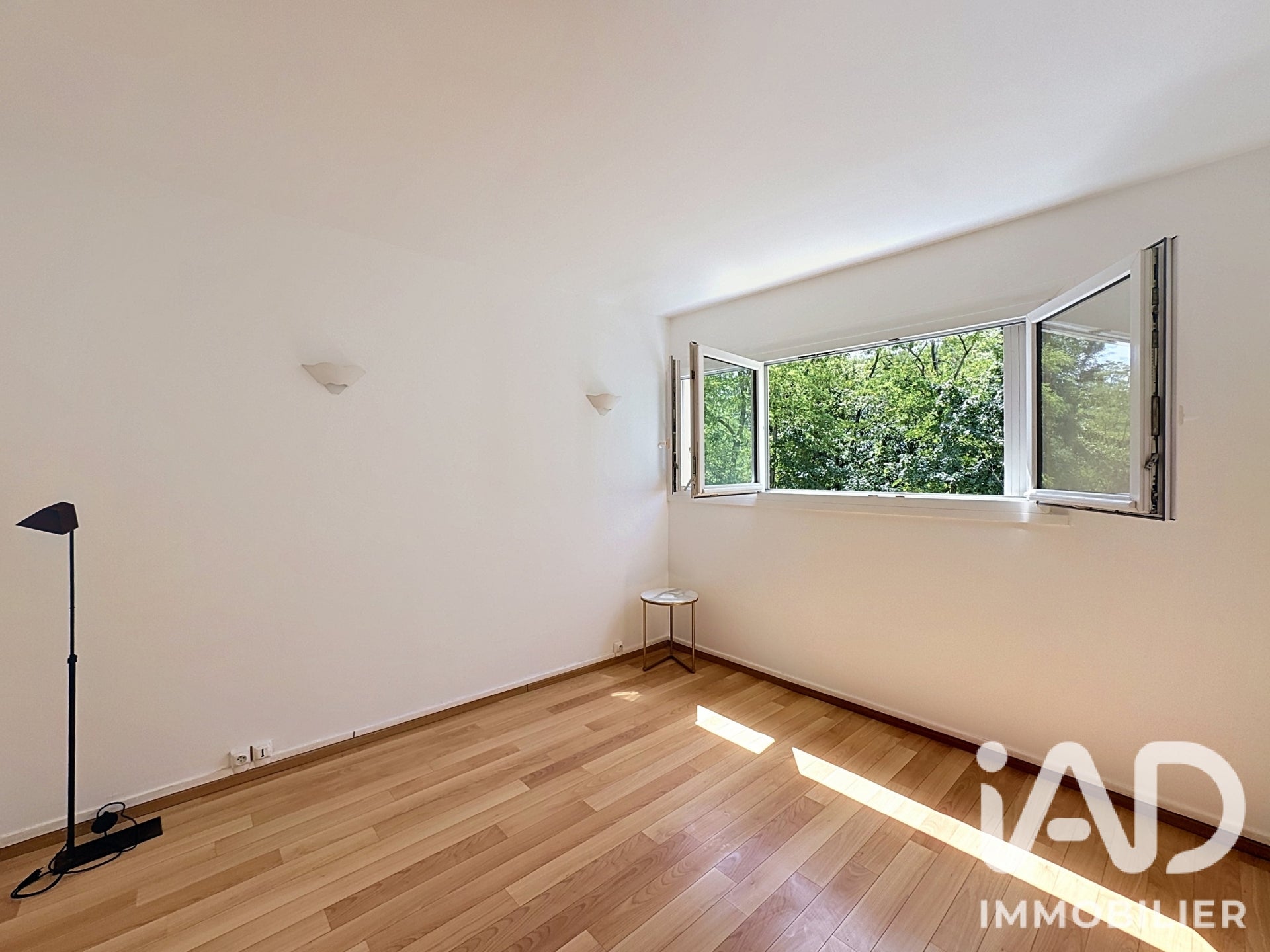 Flat Place Gambetta in Yerres