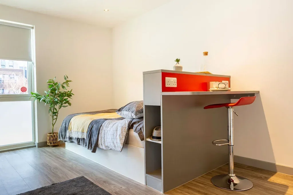 Room Penrhyn Road in Greater London
