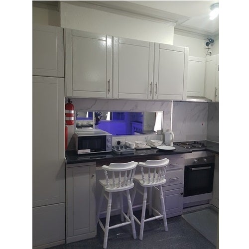 Room Stockwell Road in Greater London