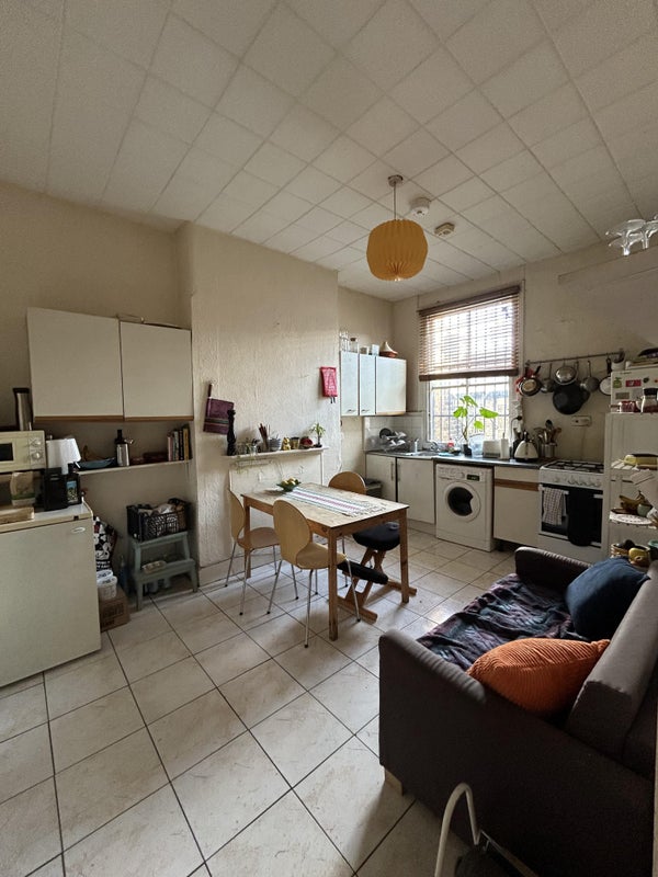 Room Stoke Newington Road in Greater London