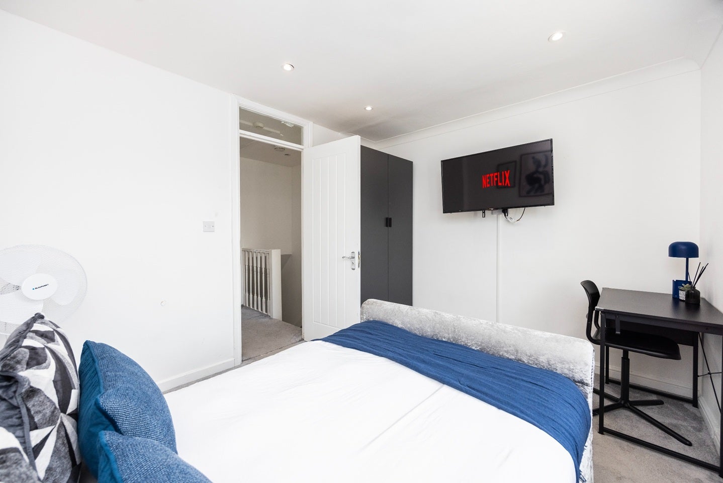 Flat Francis Close in Greater London