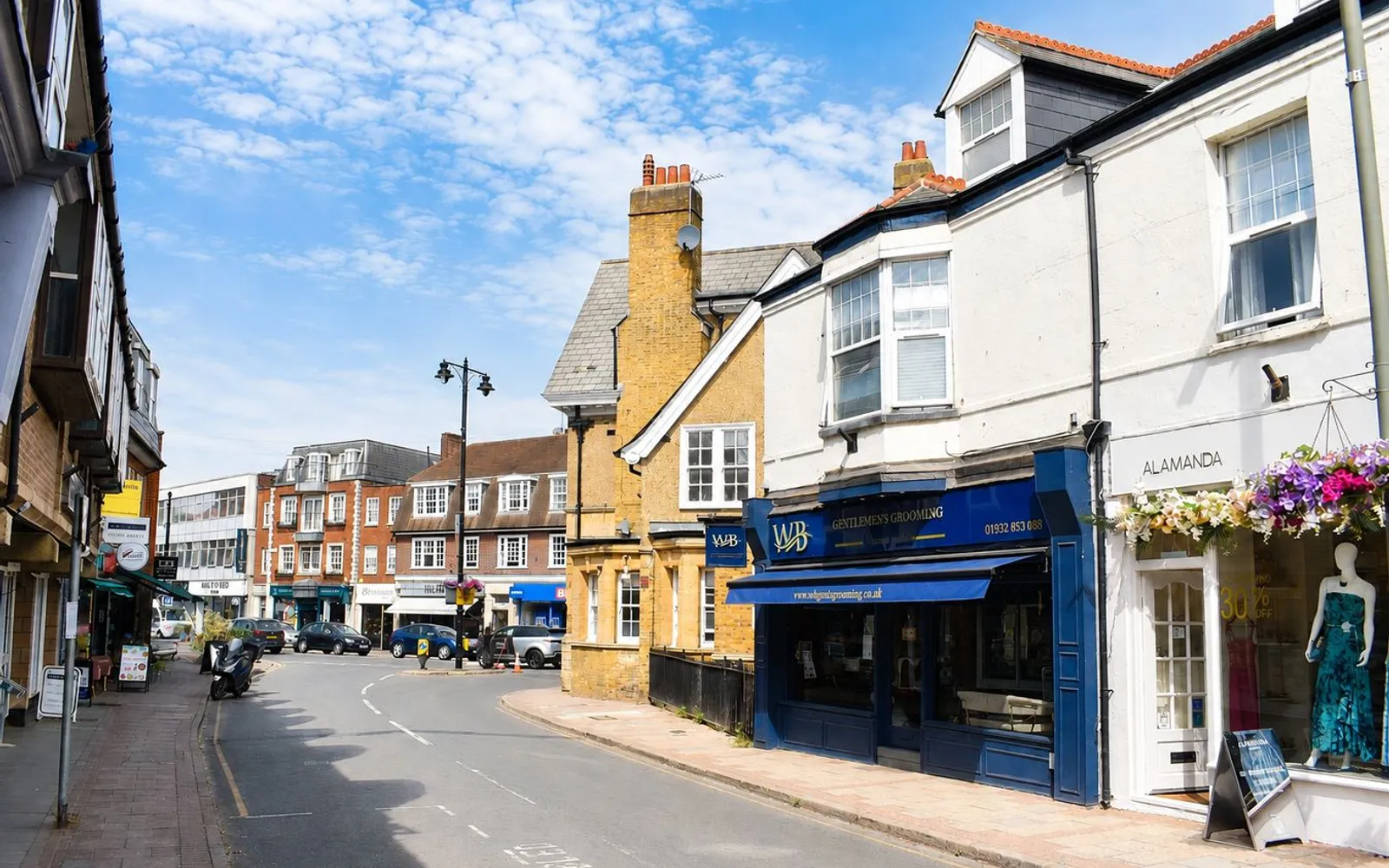 Flat Baker Street in Elmbridge