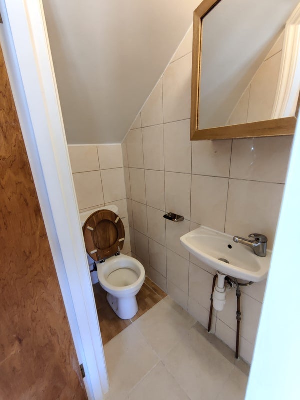 Flat Waldeck Road in Greater London