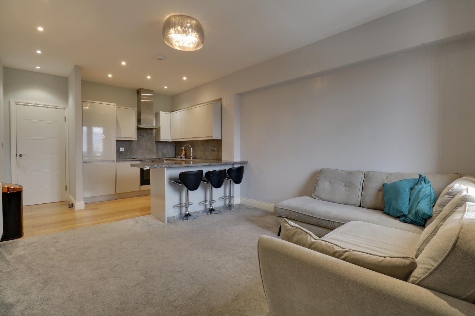 Flat Market Place in Greater London