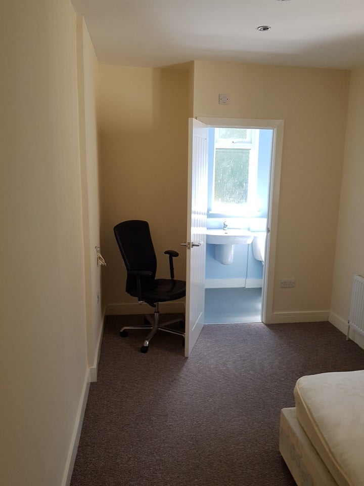 Room Hubert Road in Birmingham