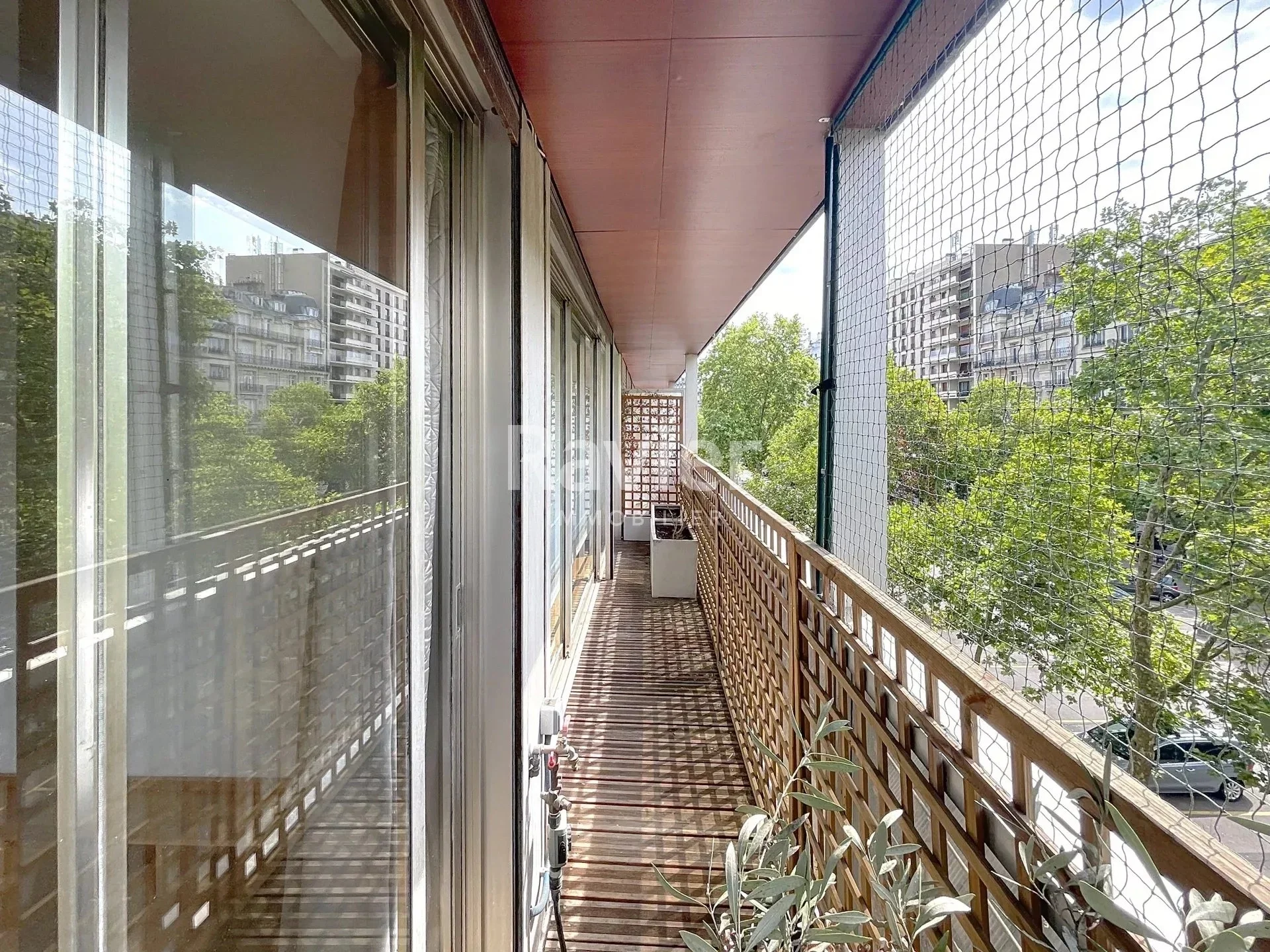 Appartement Boulevard Flandrin à Paris