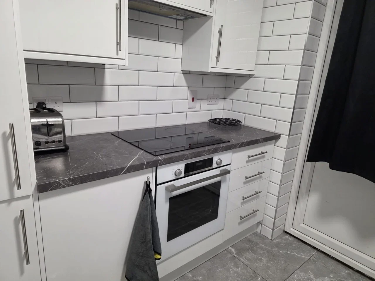 Room Kimberley Road in Greater London