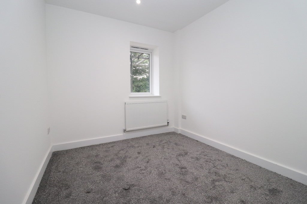 Flat Whitworth Close in Gosport