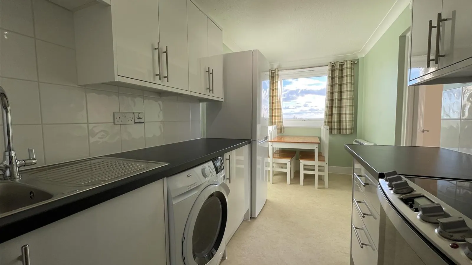 Flat Caxton Drive in Greater London