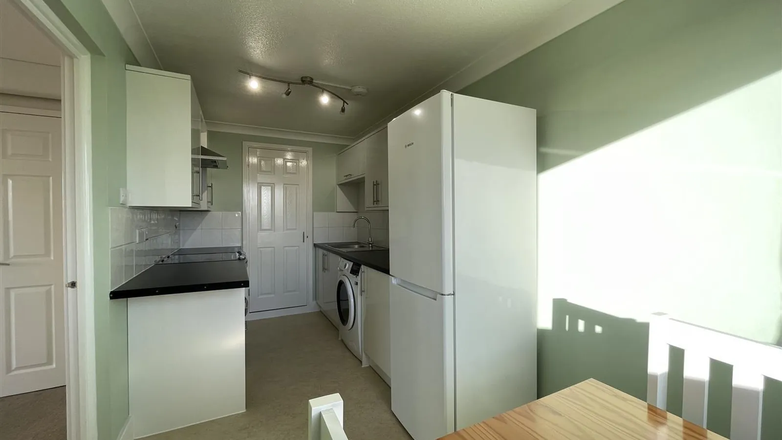 Flat Caxton Drive in Greater London