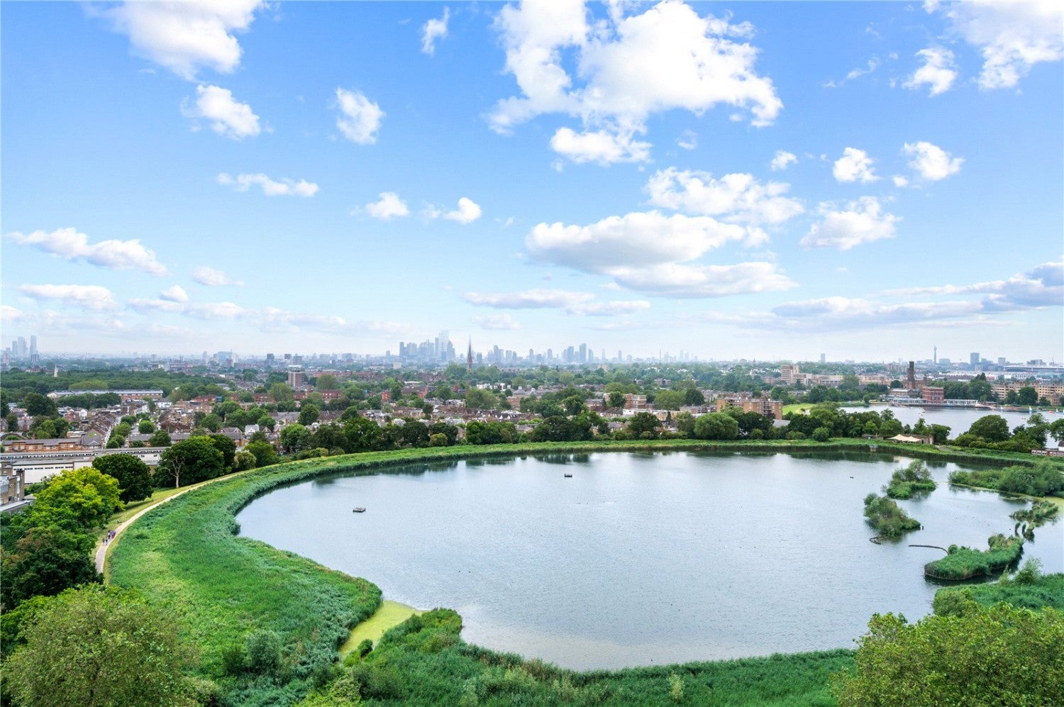 Flat Newnton Close in Greater London