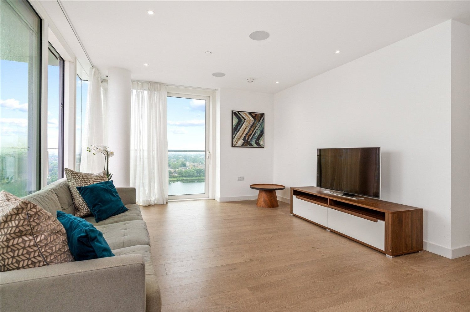 Flat Newnton Close in Greater London