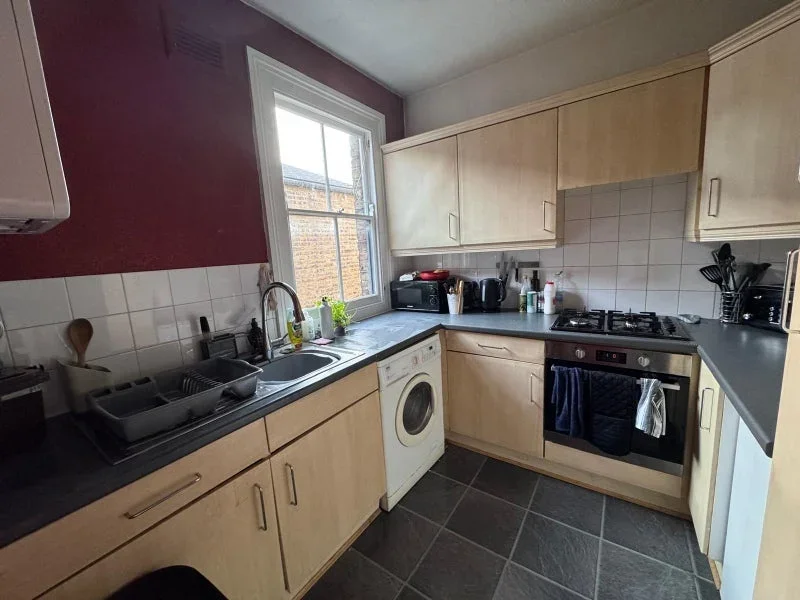 Flat Leybourne Road in Greater London