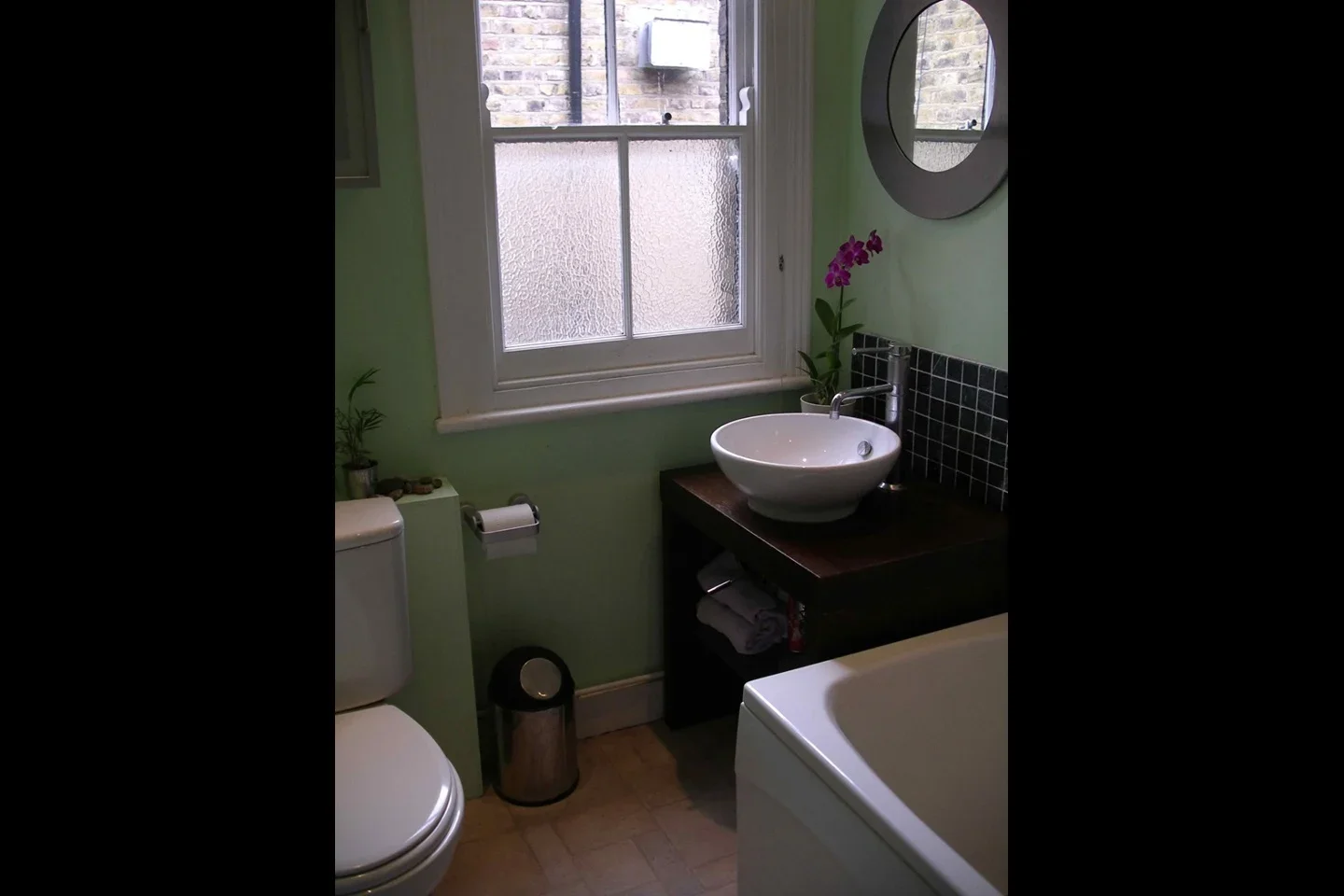 Flat Leybourne Road in Greater London
