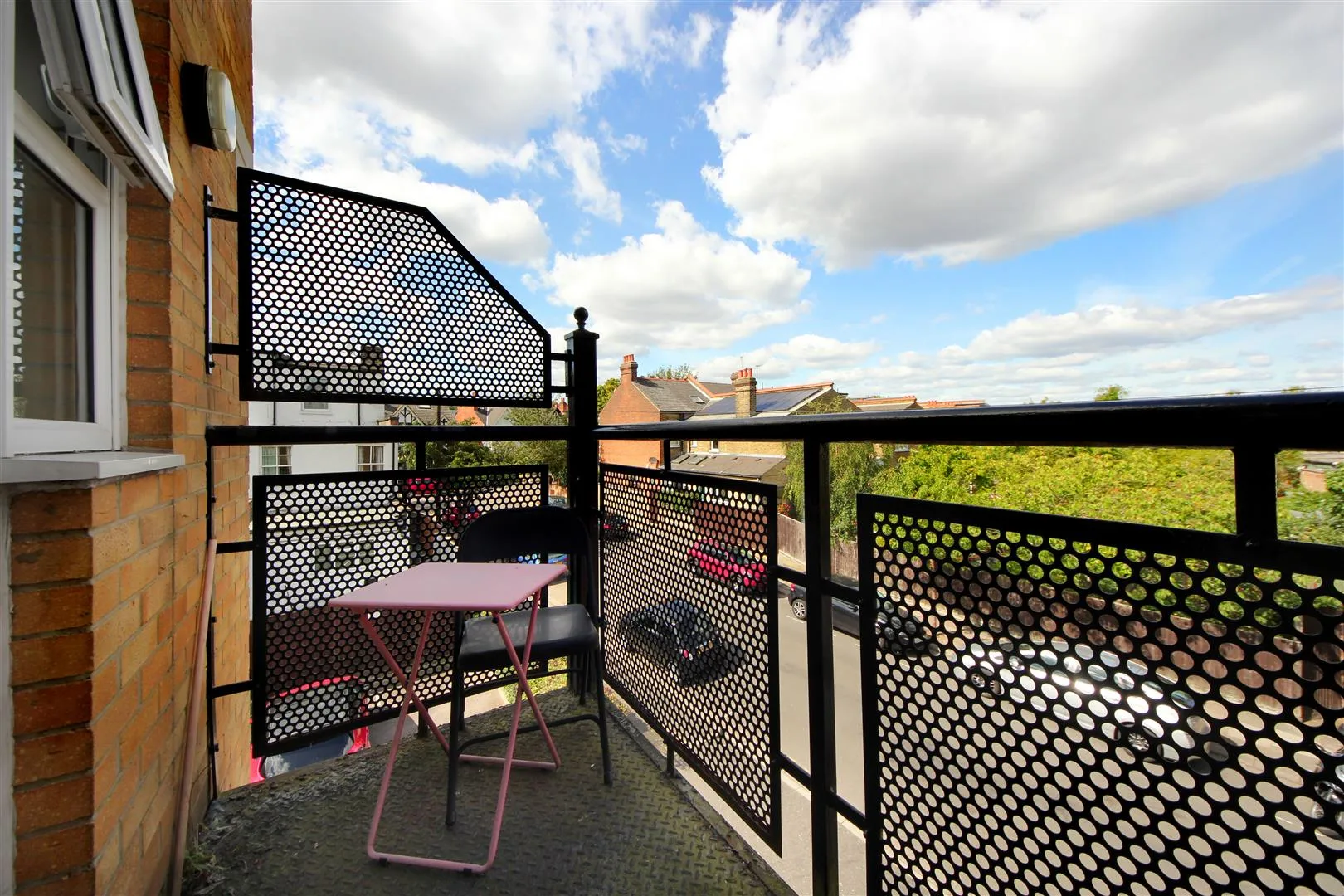 Flat Twyford Crescent in Greater London
