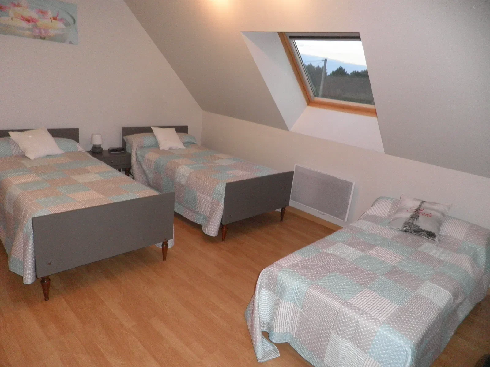 Room Rue de Malicorne in La Suze-sur-Sarthe