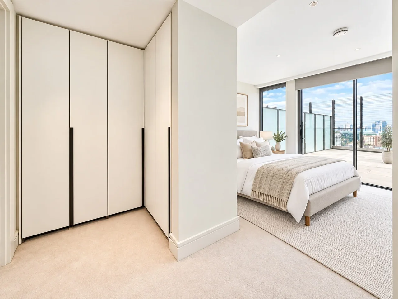 Flat Bishopsgate Plaza in City of London