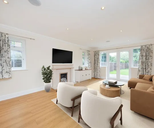 House Midway in Elmbridge