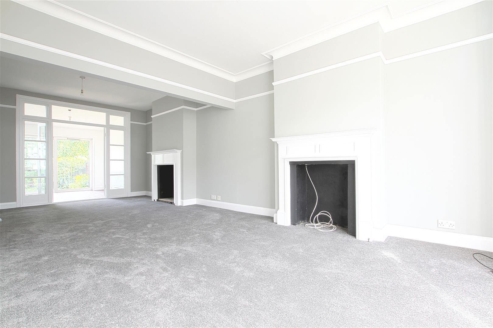 House Erlesmere Gardens in Greater London