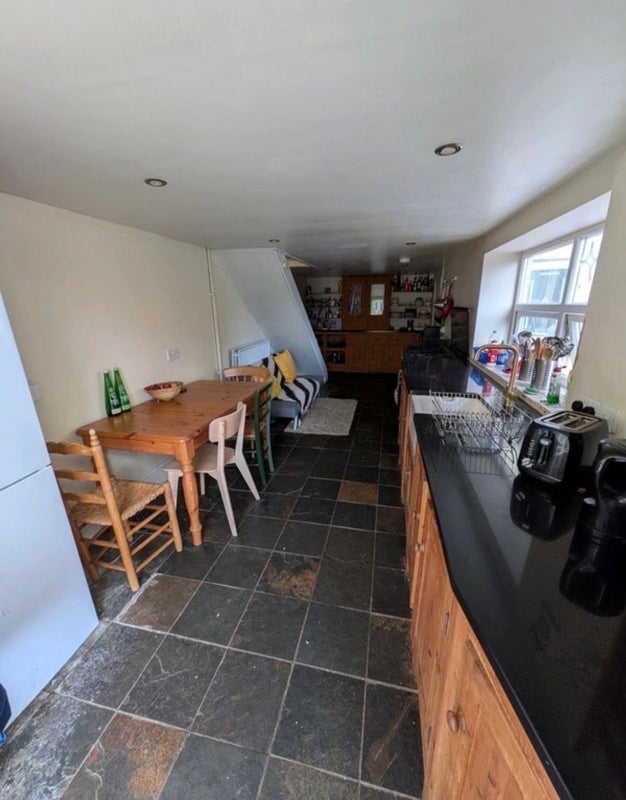 Room Foxcote Road in Bristol