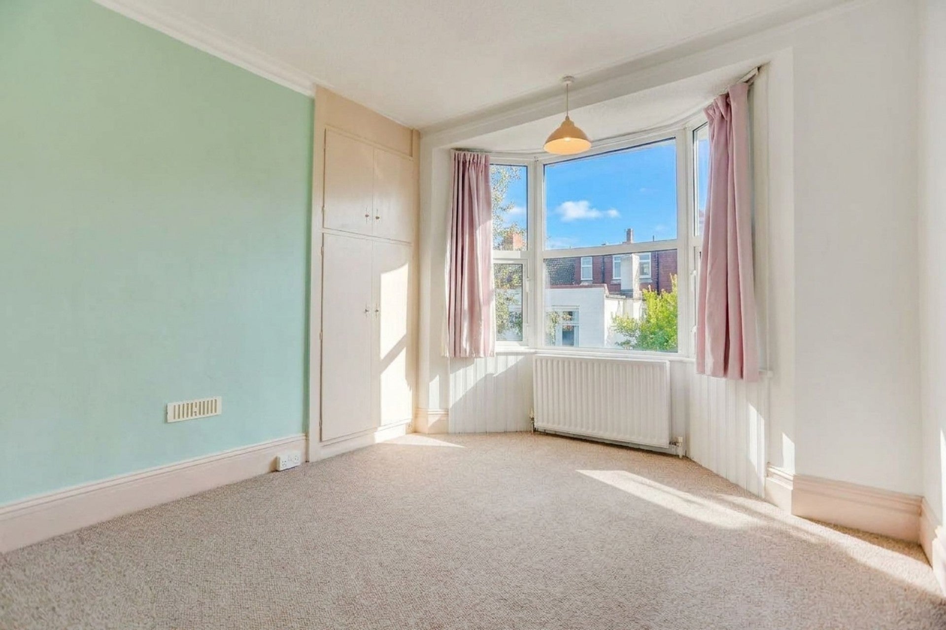Flat Glendale Road in Hove