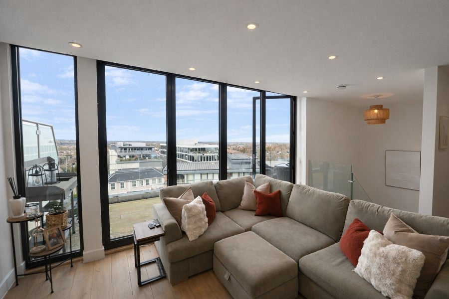 Flat Epsom Road in Guildford
