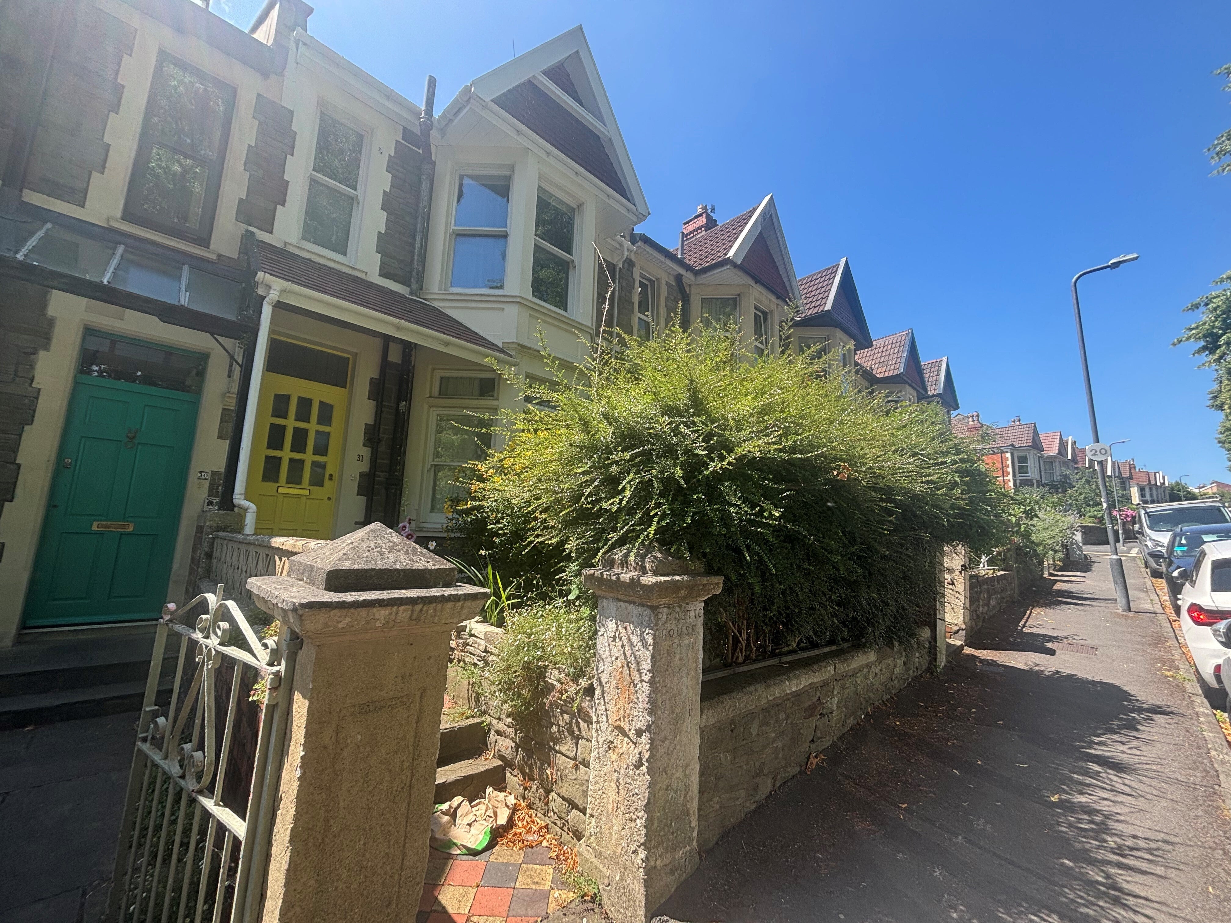 House Nutgrove Avenue in Bristol