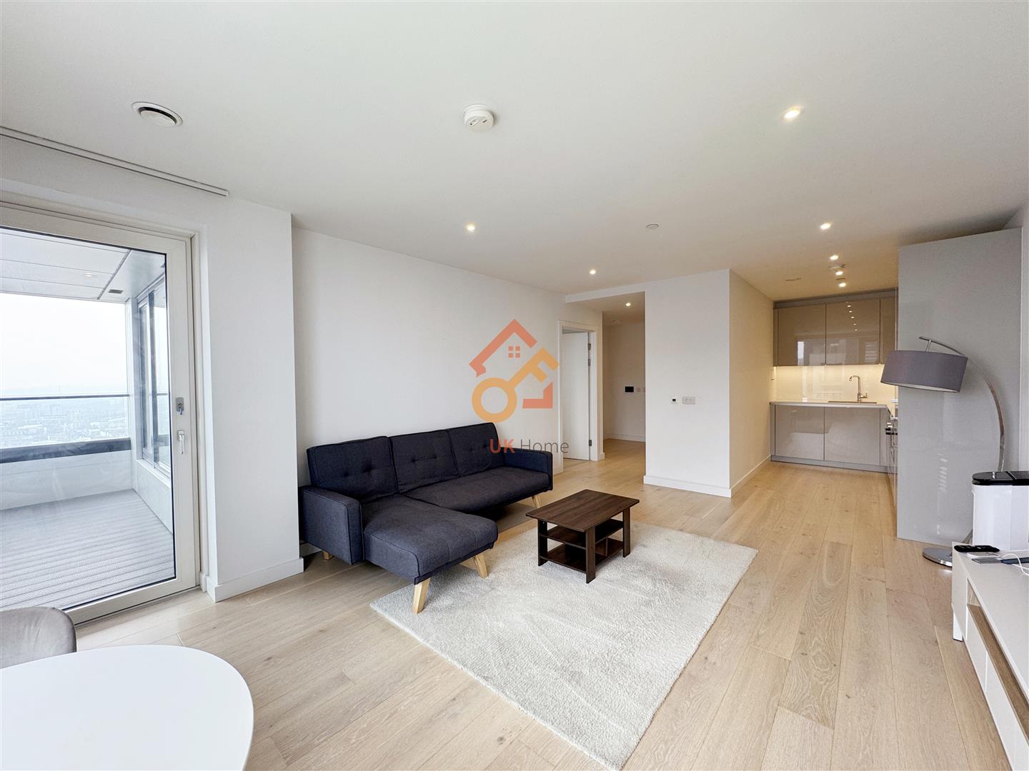Flat Deacon Street in Greater London