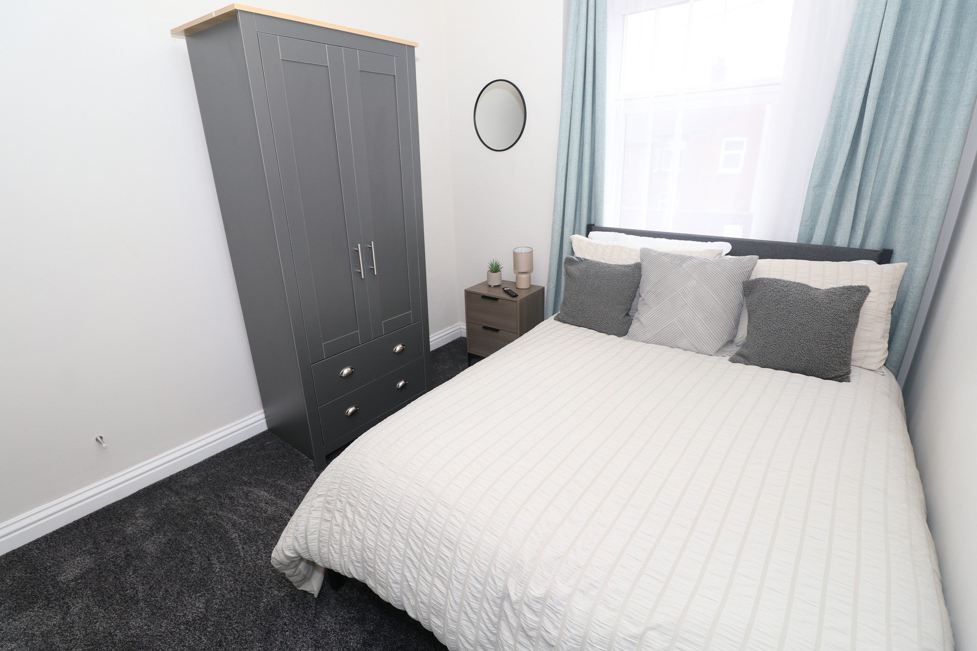 Room West Street in Crewe