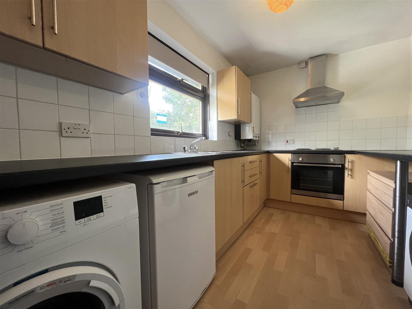 Flat Lambourne Court in Greater London