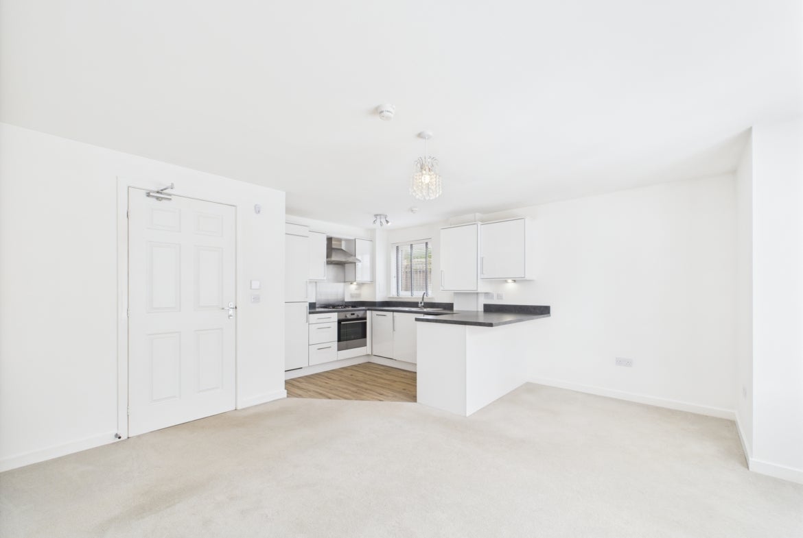 Flat Elie Drive in Bishopton