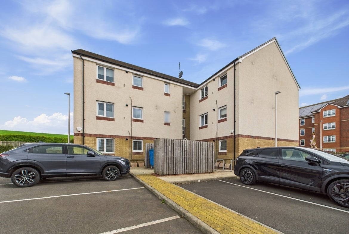 Flat Elie Drive in Bishopton