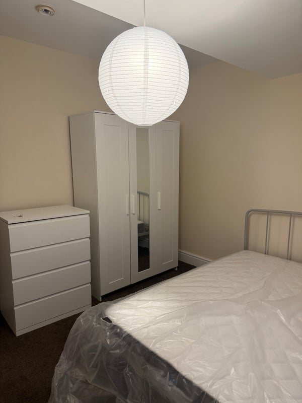 Room Cauldon Road in Stoke-on-Trent