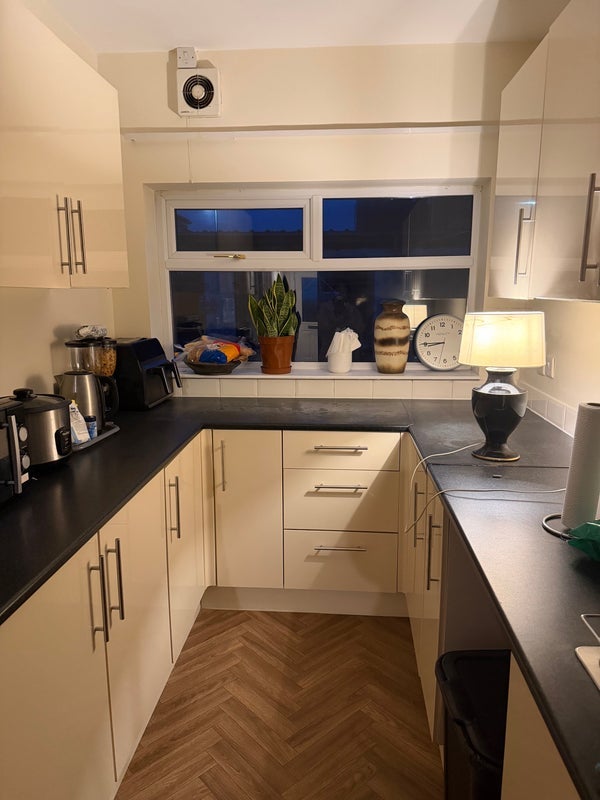 Room Cauldon Road in Stoke-on-Trent