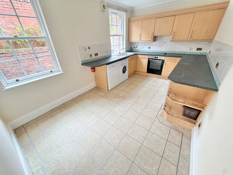 Flat Lower Mersey Street in Ellesmere Port