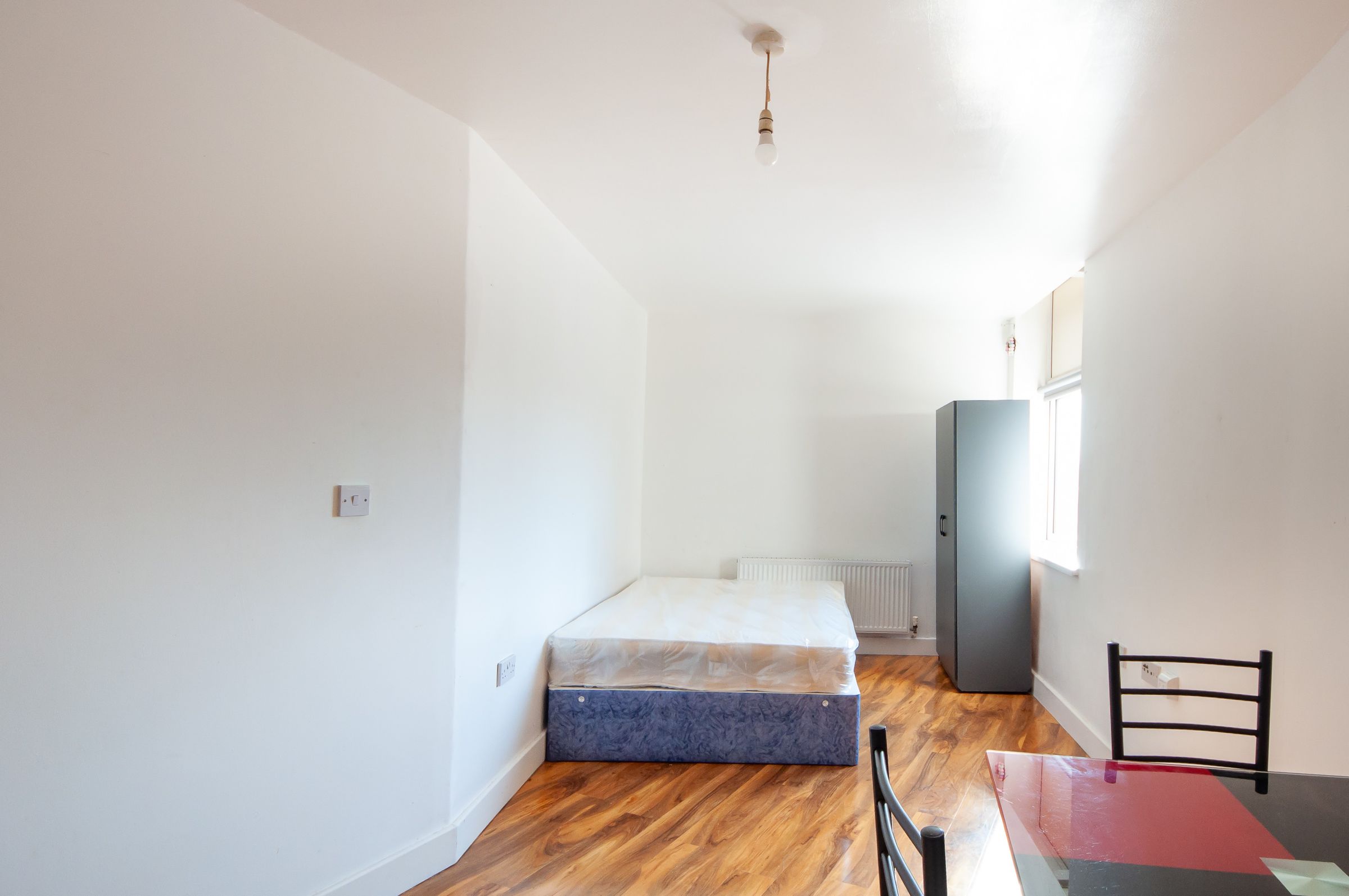 Flat Cranbrook Road in Greater London