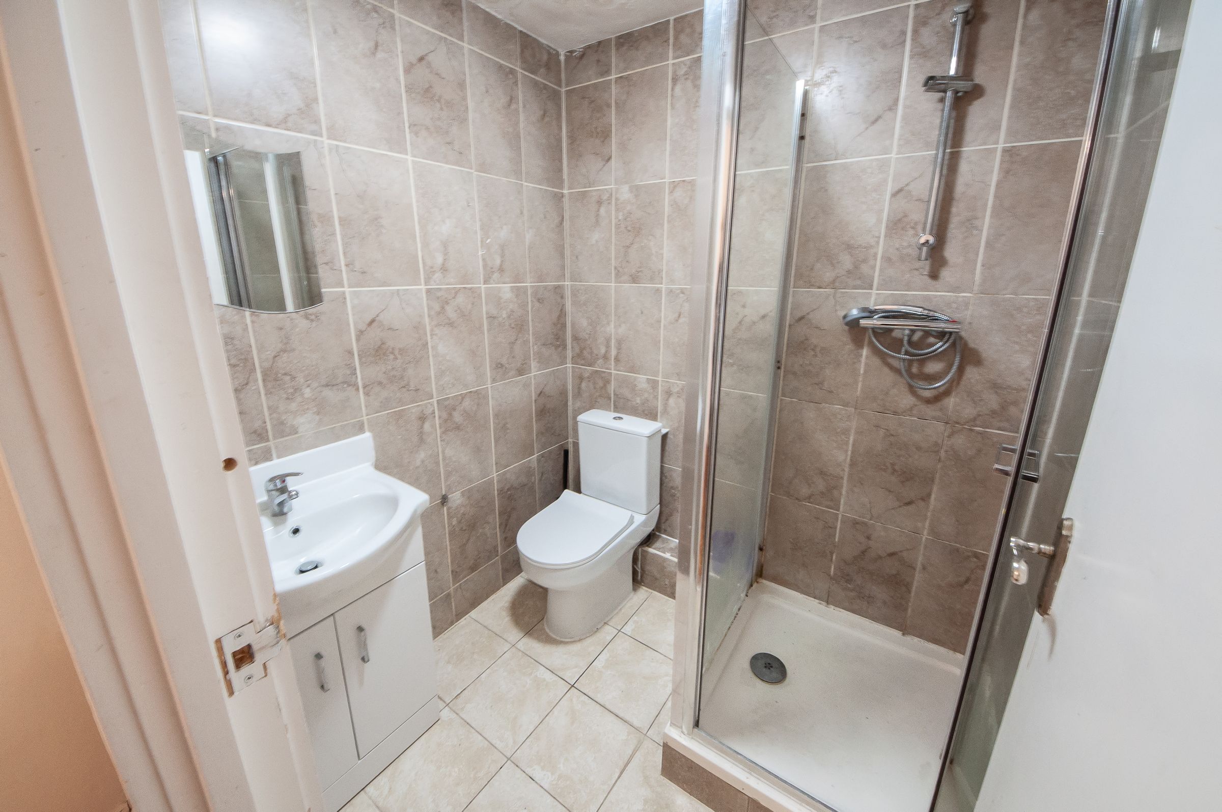 Flat Cranbrook Road in Greater London
