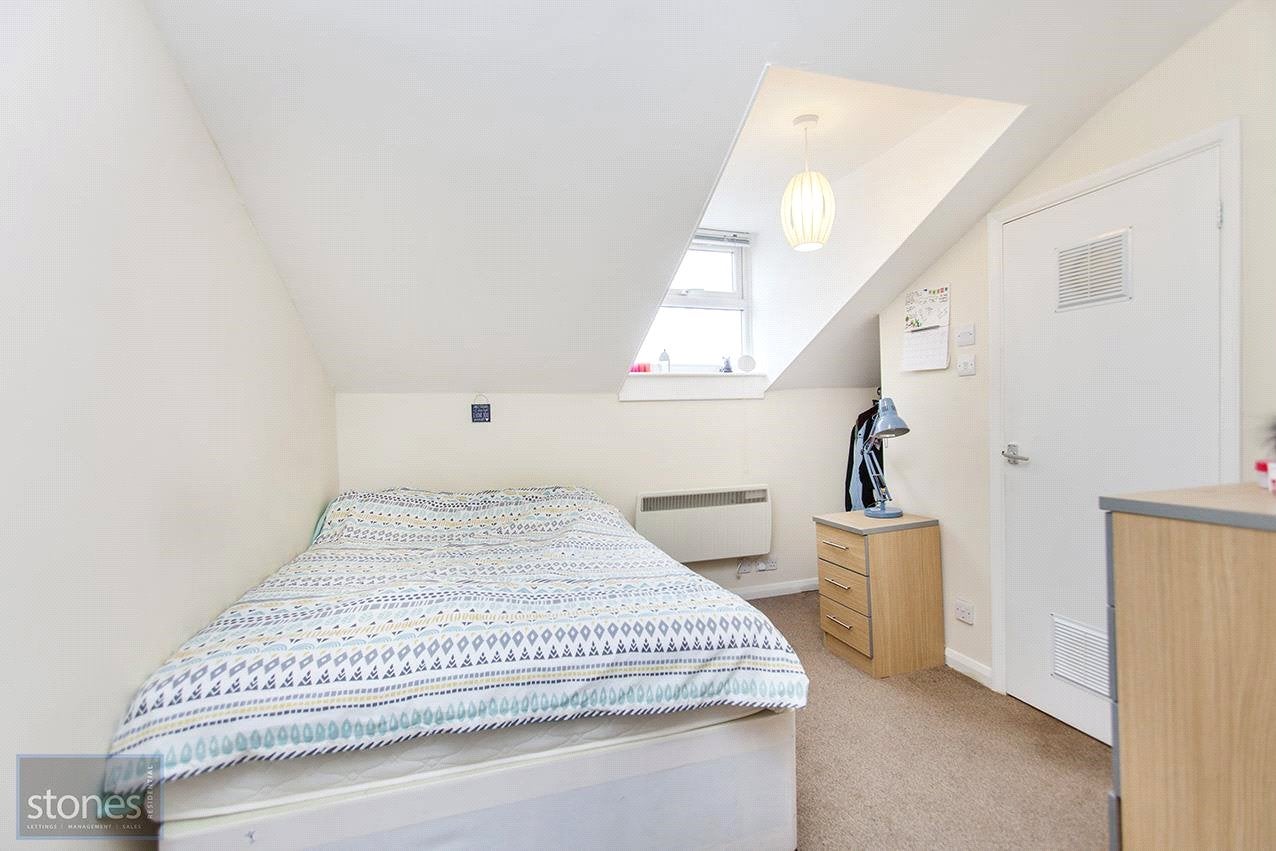 Flat Fellows Road in Greater London