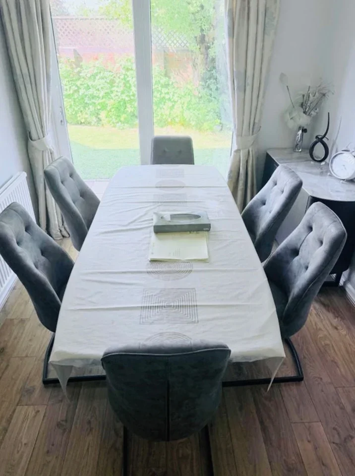 Room Marlborough Close in Crawley
