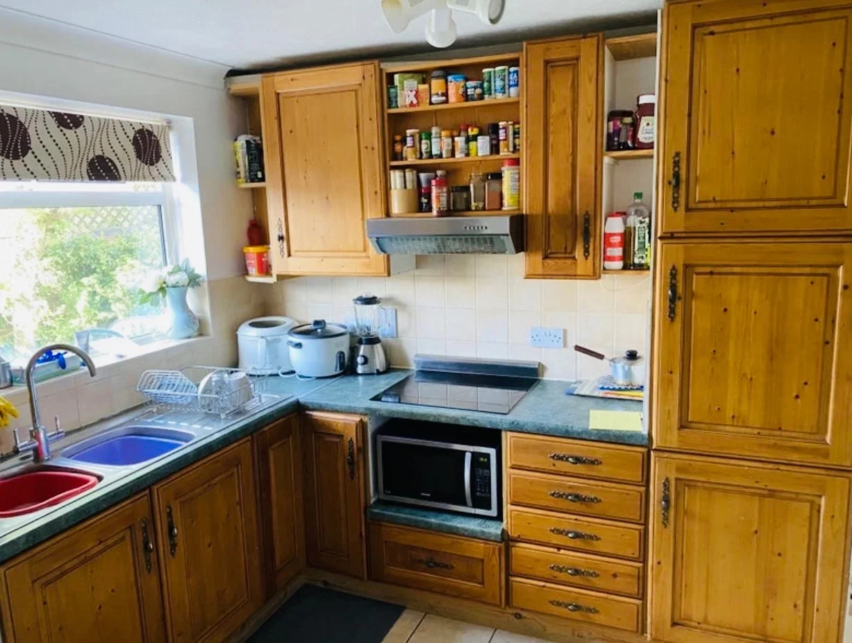 Room Marlborough Close in Crawley