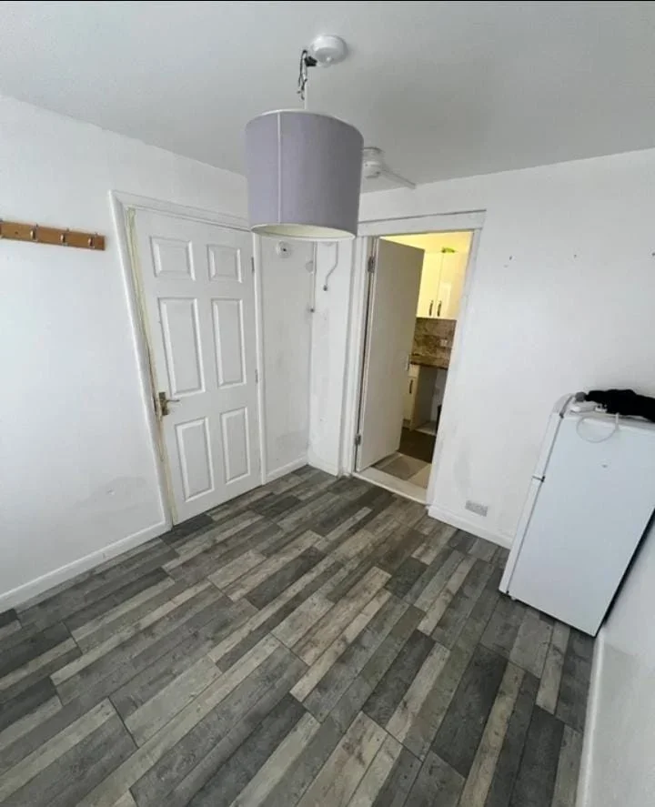 Room Abbots Road in Greater London