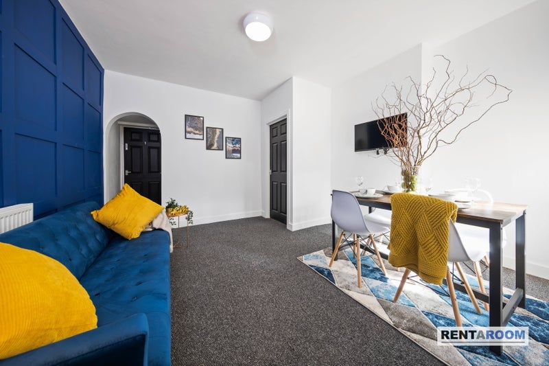 Room Heath End Road in Nuneaton and Bedworth