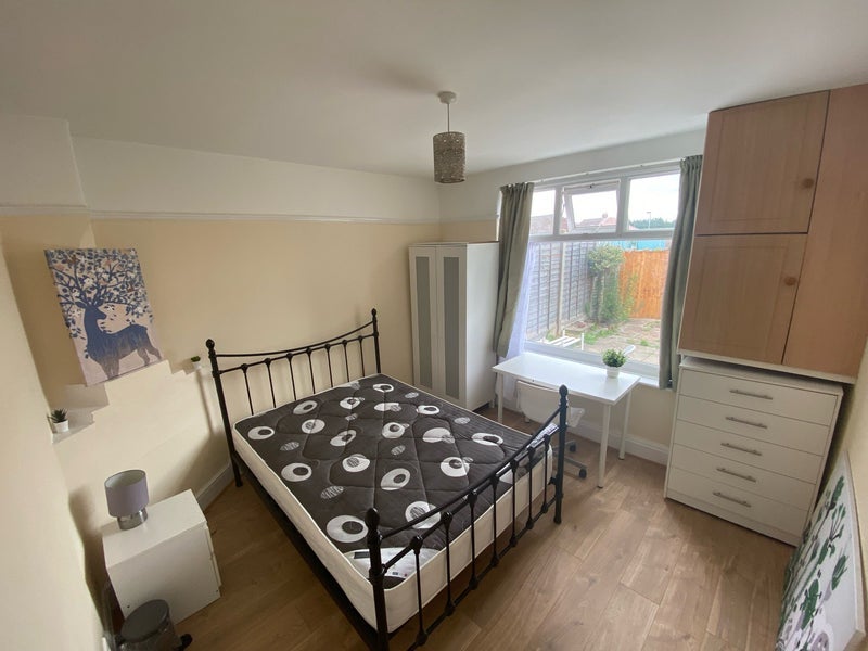 Room Filton Avenue in Bristol