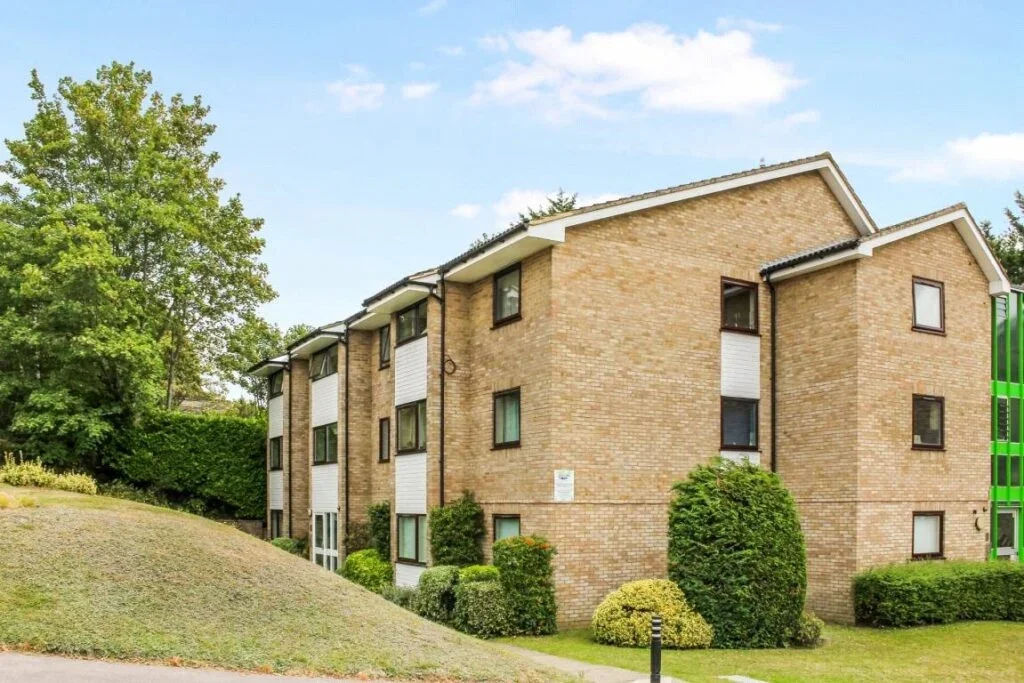 Flat Clockhouse Road in Rushmoor