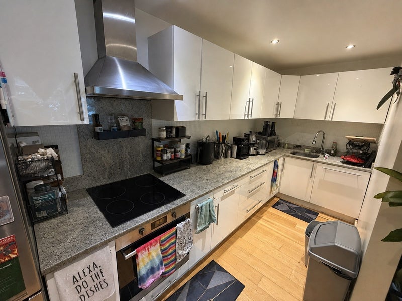 Room Fairhazel Gardens in Greater London